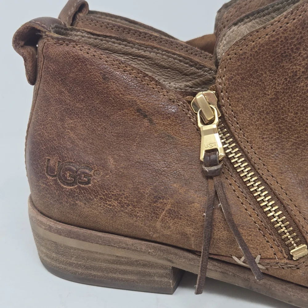 UGG‎ Glee Leather Chestnut Ankle Side Zip Booties Women's Size 9